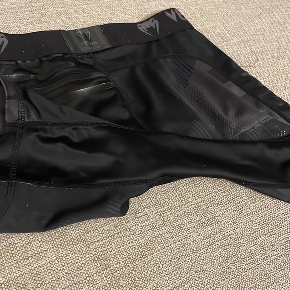 UFC Venum Authentic Black Men's size Medium - Picture 3 of 6